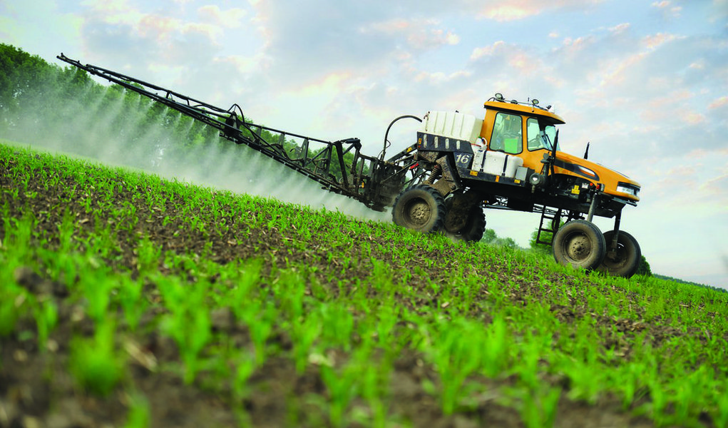 Estudo do Centro de Estudos Avançados em Economia Aplicada (Cepea), da Esalq/USP, realizado com apoio da Confederação da Agricultura e Pecuária do Brasil (CNA) dá destaque para o desempenho do ramo agrícola, que cresceu 0,43% em dezembro, acumulando alta de 1,12% em 2015 na comparação com 2014 (Foto: Gisele Federicce) Estudo do Centro de Estudos Avançados em Economia Aplicada (Cepea), da Esalq/USP, realizado com apoio da Confederação da Agricultura e Pecuária do Brasil (CNA) dá destaque para o desempenho do ramo agrícola, que cresceu 0,43% em dezembro, acumulando alta de 1,12% em 2015 na comparação com 2014