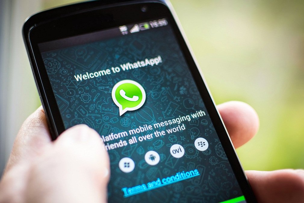Serviço de mensagens WhatsApp apresenta instabilidade na conexão desde o começo da tarde desta quinta (31); site downdetector.com, que rastreia problemas de conexão, registrava 1.310 reclamações em vários países do mundo até as 16h10; há também relatos de instabilidade do aplicativo em outros países; na Índia, um porta-voz do WhatsApp disse à agência Reuters: "algumas pessoas tiveram problemas acessando o WhatsApp por um curto período mais cedo hoje" (Foto: José Barbacena) Serviço de mensagens WhatsApp apresenta instabilidade na conexão desde o começo da tarde desta quinta (31); site downdetector.com, que rastreia problemas de conexão, registrava 1.310 reclamações em vários países do mundo até as 16h10; há também relatos de instabilidade do aplicativo em outros países; na Índia, um porta-voz do WhatsApp disse à agência Reuters: "algumas pessoas tiveram problemas acessando o WhatsApp por um curto período mais cedo hoje"