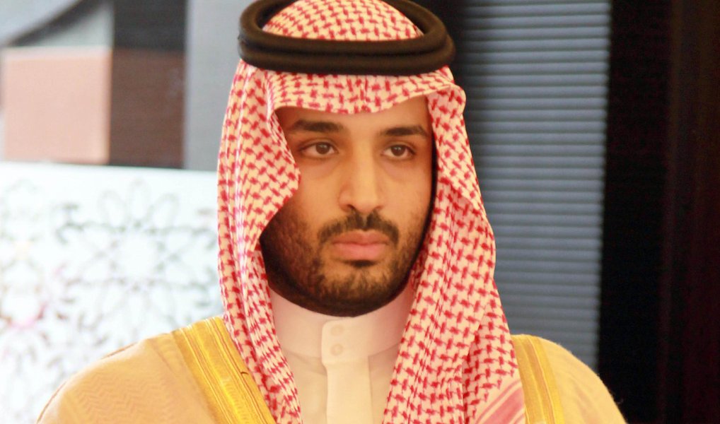 Vice-príncipe herdeiro da Arábia Saudita, Mohammad bin Salman, negou qualquer possibilidade de o seu país entrar em confronto armado com o Irã, apesar da gravidade das tensões entre as duas potências regionais; Quem estiver procurando isso não está em seu juízo perfeito, pois uma guerra entre Arábia Saudita e Irã seria o início de uma grande catástrofe na região, que iria refletir profundamente no resto do mundo. Certamente, nós não vamos permitir esse tipo de coisa", afirmou o príncipe em entrevista ao The Economist (Foto: Aquiles Lins) Vice-príncipe herdeiro da Arábia Saudita, Mohammad bin Salman, negou qualquer possibilidade de o seu país entrar em confronto armado com o Irã, apesar da gravidade das tensões entre as duas potências regionais; Quem estiver procurando isso não está em seu juízo perfeito, pois uma guerra entre Arábia Saudita e Irã seria o início de uma grande catástrofe na região, que iria refletir profundamente no resto do mundo. Certamente, nós não vamos permitir esse tipo de coisa", afirmou o príncipe em entrevista ao The Economist