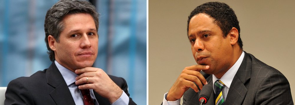 "O PMDB não é uma entidade unitária. Há vários PMDBs, como sempre aconteceu. O PMDB nunca esteve unido em nossos governos, Lula e Dilma. Uma parte do PMDB está conosco, e uma parte contra nós, e vai continuar assim”, diz o deputado Paulo Teixeira (PT-SP); Orlando Silva (PCdoB-SP), por sua vez, diz que o governo deve ter humildade: "Não é hora de fazer bravata dizendo que tem 250 votos" (Foto: Roberta Namour) "O PMDB não é uma entidade unitária. Há vários PMDBs, como sempre aconteceu. O PMDB nunca esteve unido em nossos governos, Lula e Dilma. Uma parte do PMDB está conosco, e uma parte contra nós, e vai continuar assim”, diz o deputado Paulo Teixeira (PT-SP); Orlando Silva (PCdoB-SP), por sua vez, diz que o governo deve ter humildade: "Não é hora de fazer bravata dizendo que tem 250 votos"