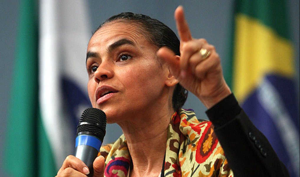 Para o jornalista Fernando Brito, do Tijolaço, "está claro" que o que faz Marina Silva "considerar o TSE 'melhor' que o impeachment é o mesmo que faz Aécio preferi-lo também: sentir que o impeachment naufragou politicamente e que a 'esperança' de eleições antecipadas estão no Tribunal"; para ele, a ex-candidata à presidência "virou siamesa de Aécio" (Foto: Gisele Federicce) Para o jornalista Fernando Brito, do Tijolaço, "está claro" que o que faz Marina Silva "considerar o TSE 'melhor' que o impeachment é o mesmo que faz Aécio preferi-lo também: sentir que o impeachment naufragou politicamente e que a 'esperança' de eleições antecipadas estão no Tribunal"; para ele, a ex-candidata à presidência "virou siamesa de Aécio"