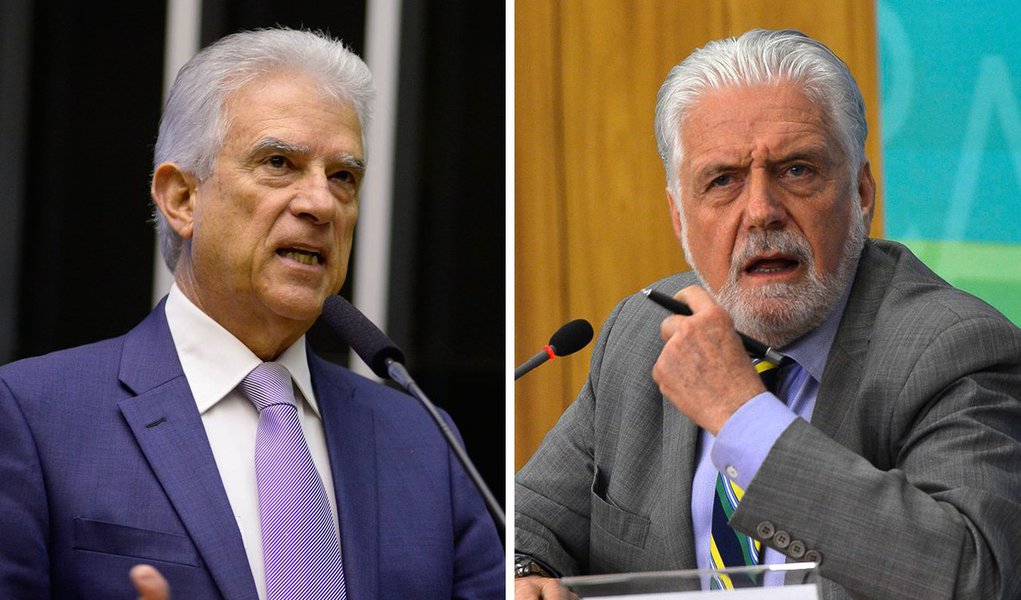 Na representação encaminhada nesta quinta-feira à Procuradoria Geral da República, o líder do PPS, deputado Rubens Bueno (PR), argumenta que há, em tese, indícios de prática dos crimes de corrupção ativa e passiva pelo ministro da Casa Civil, Jaques Wagner; mensagens do empresário com o atual ministro estão sendo investigadas sob suspeita de que digam respeito a doações para campanha do PT à Prefeitura de Salvador em 2012 (Foto: Gisele Federicce) Na representação encaminhada nesta quinta-feira à Procuradoria Geral da República, o líder do PPS, deputado Rubens Bueno (PR), argumenta que há, em tese, indícios de prática dos crimes de corrupção ativa e passiva pelo ministro da Casa Civil, Jaques Wagner; mensagens do empresário com o atual ministro estão sendo investigadas sob suspeita de que digam respeito a doações para campanha do PT à Prefeitura de Salvador em 2012