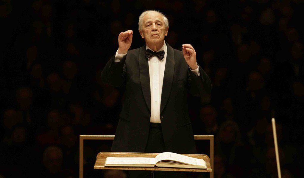 Considerado um dos maiores nomes da música clássica contemporânea, o compositor e maestro francês Pierre Boulez morreu, aos 90 anos, em Baden-Baden, na Alemanha, onde vivia, revelou Philhamornie de Paris; “A presença dele continuará viva e intensa para todos os que o conheciam e gostavam da energia criativa, da exigência artística, da disponibilidade e da generosidade", afirma a família de Pierre Boulez no comunicado (Foto: Leonardo Lucena) Considerado um dos maiores nomes da música clássica contemporânea, o compositor e maestro francês Pierre Boulez morreu, aos 90 anos, em Baden-Baden, na Alemanha, onde vivia, revelou Philhamornie de Paris; “A presença dele continuará viva e intensa para todos os que o conheciam e gostavam da energia criativa, da exigência artística, da disponibilidade e da generosidade", afirma a família de Pierre Boulez no comunicado