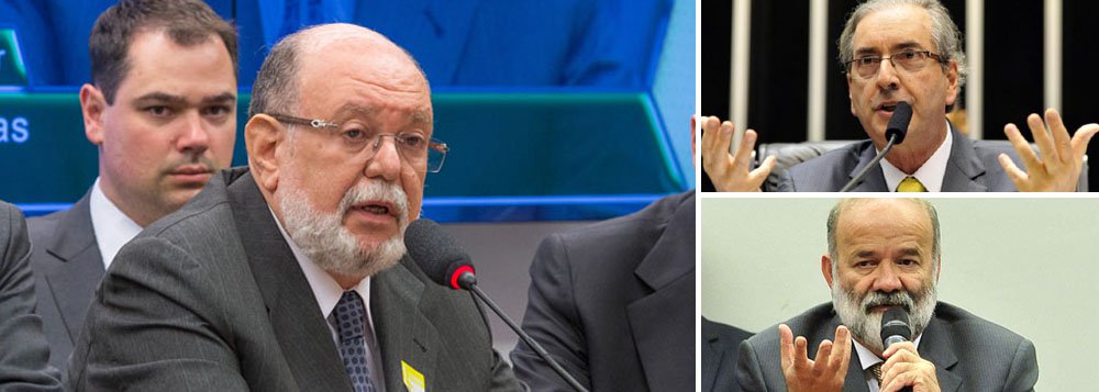 Para o Procurador-Geral da República, Rodrigo Janot, as mensagens apreendidas no celular do ex-presidente da OAS, Léo Pinheiro, indicam que o presidente da Câmara, Eduardo Cunha (PMDB), e o ex-tesoureiro do PT, João Vaccari Neto, cobraram ‘vantagens indevidas’, por operações de capitalização das empresas do grupo OAS; “Pelo que se pode inferir, há aquisição de debêntures emitidas pelas empresas, que são adquiridas ou por bancos ou por fundos de pensão onde há ingerência política”, afirmou; Cunha teria cobrado propina para intermediar uma operação de venda de R$ 250 milhões em debêntures para o Fundo de Investimento do FGTS (Foto: Roberta Namour) Para o Procurador-Geral da República, Rodrigo Janot, as mensagens apreendidas no celular do ex-presidente da OAS, Léo Pinheiro, indicam que o presidente da Câmara, Eduardo Cunha (PMDB), e o ex-tesoureiro do PT, João Vaccari Neto, cobraram ‘vantagens indevidas’, por operações de capitalização das empresas do grupo OAS; “Pelo que se pode inferir, há aquisição de debêntures emitidas pelas empresas, que são adquiridas ou por bancos ou por fundos de pensão onde há ingerência política”, afirmou; Cunha teria cobrado propina para intermediar uma operação de venda de R$ 250 milhões em debêntures para o Fundo de Investimento do FGTS