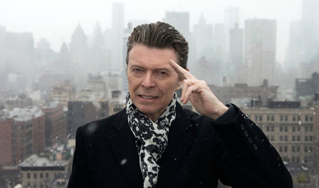 Cantor, compositor, ator e artista marcou seu aniversário de 69 anos nesta sexta-feira, 8, com o lançamento de um novo álbum, "Blackstar"; antes do lançamento, a revista Rolling Stone escreveu no mês passado que o "artístico e inquieto 'Blackstar" é a melhor obra-prima antipop de Bowie desde os anos 1970; David Bowie volta à cena musical após "The Next Day", de 2013, que foi topo das paradas musicais (Foto: Aquiles Lins) Cantor, compositor, ator e artista marcou seu aniversário de 69 anos nesta sexta-feira, 8, com o lançamento de um novo álbum, "Blackstar"; antes do lançamento, a revista Rolling Stone escreveu no mês passado que o "artístico e inquieto 'Blackstar" é a melhor obra-prima antipop de Bowie desde os anos 1970; David Bowie volta à cena musical após "The Next Day", de 2013, que foi topo das paradas musicais