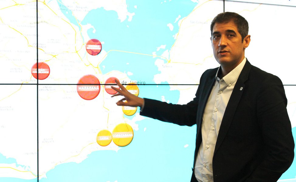 Para Marcelo Pedroso, presidente da Autoridade Pública Olímpica (APO), a decisão do governo de suspender a exigência de vistos para turistas que vierem ao Brasil para os jogos durante junho e setembro não vai forçar uma mudança no planejamento, mas pode ser vista pelo lado econômico; “Pode ser vista muito mais pelo lado de incremento que ela dá de visitantes de países com potencial de participação em jogos olímpicos. Então, no balanço desta medida ela é por um lado um potencializador econômico para a realização dos jogos e, por outro, não representa nenhum tipo de ameaça ao planejamento de segurança”, acrescentou (Foto: Luis Mauro Queiroz) Para Marcelo Pedroso, presidente da Autoridade Pública Olímpica (APO), a decisão do governo de suspender a exigência de vistos para turistas que vierem ao Brasil para os jogos durante junho e setembro não vai forçar uma mudança no planejamento, mas pode ser vista pelo lado econômico; “Pode ser vista muito mais pelo lado de incremento que ela dá de visitantes de países com potencial de participação em jogos olímpicos. Então, no balanço desta medida ela é por um lado um potencializador econômico para a realização dos jogos e, por outro, não representa nenhum tipo de ameaça ao planejamento de segurança”, acrescentou