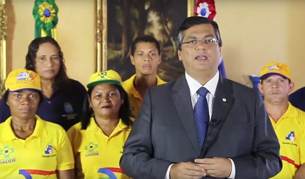Governador do Maranhão, Flávio Dino apresentou a proposta de uma ação conjunta do governo com a população para uma faxina contra o mosquito da dengue; a proposta é que aos sábados a família se reúna para limpar com cuidado todos os locais da casa onde o mosquito possa se reproduzir, eliminando qualquer foco de água parada; o mosquito é o transmissor da dengue, Zika Vírus e Chikungunya, e preocupa ainda mais, diante da possibilidade de mulheres grávidas, que contraíram o Zika Vírus, gerarem crianças com microcefalia; “É um pequeno cuidado que, se todos nós tivermos, vai fazer a gente vencer essa grande batalha" (Foto: Leonardo Lucena) Governador do Maranhão, Flávio Dino apresentou a proposta de uma ação conjunta do governo com a população para uma faxina contra o mosquito da dengue; a proposta é que aos sábados a família se reúna para limpar com cuidado todos os locais da casa onde o mosquito possa se reproduzir, eliminando qualquer foco de água parada; o mosquito é o transmissor da dengue, Zika Vírus e Chikungunya, e preocupa ainda mais, diante da possibilidade de mulheres grávidas, que contraíram o Zika Vírus, gerarem crianças com microcefalia; “É um pequeno cuidado que, se todos nós tivermos, vai fazer a gente vencer essa grande batalha"