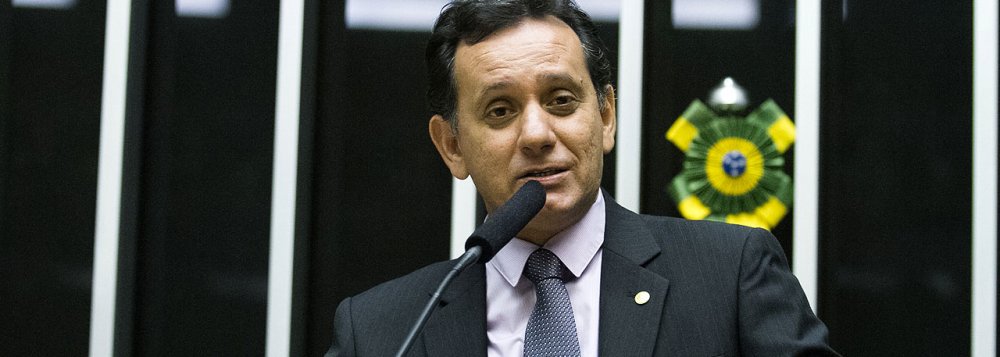 Por unanimidade, o Supremo Tribunal Federal (STF) recebeu denúncia contra o parlamentar do PSDB-MT por crime de responsabilidade; segundo a peça acusatória formulada pelo MPF, ele teria efetuado procedimentos que possibilitaram o desvio de recursos públicos, por meio de superfaturamento na execução de obras de pavimentação e drenagem em trecho urbano da BR-163; a conduta delituosa teria ocorrido entre 2001 e 2006, quando era prefeito de Sinop (MT) (Foto: Leonardo Lucena) Por unanimidade, o Supremo Tribunal Federal (STF) recebeu denúncia contra o parlamentar do PSDB-MT por crime de responsabilidade; segundo a peça acusatória formulada pelo MPF, ele teria efetuado procedimentos que possibilitaram o desvio de recursos públicos, por meio de superfaturamento na execução de obras de pavimentação e drenagem em trecho urbano da BR-163; a conduta delituosa teria ocorrido entre 2001 e 2006, quando era prefeito de Sinop (MT)
