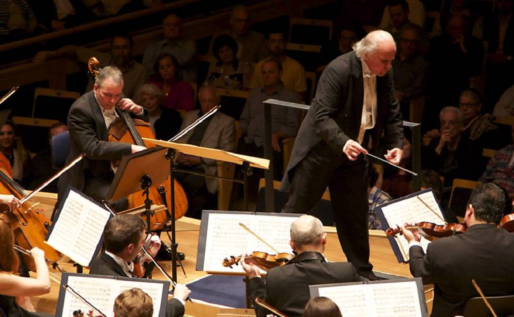 Orquestra Filarmônica de Goiás recebe nesta quinta-feira, às 20h30, no Centro Cultural Oscar Niemeyer, o aclamado maestro Isaac Karabtchevsky, considerado internacionalmente um dos maiores nomes da Música de Concerto; é a primeira vez que Karabtchevsky rege a Filarmônica de Goiás; fazem parte do programa a Bachiana Brasileira nº4, de Heitor Villa-Lobos e a Sinfonia nº5 do russo Tchaikovsky; a entrada é gratuita (Foto: José Barbacena) Orquestra Filarmônica de Goiás recebe nesta quinta-feira, às 20h30, no Centro Cultural Oscar Niemeyer, o aclamado maestro Isaac Karabtchevsky, considerado internacionalmente um dos maiores nomes da Música de Concerto; é a primeira vez que Karabtchevsky rege a Filarmônica de Goiás; fazem parte do programa a Bachiana Brasileira nº4, de Heitor Villa-Lobos e a Sinfonia nº5 do russo Tchaikovsky; a entrada é gratuita