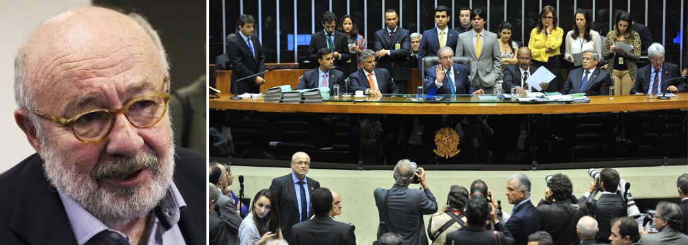 Jornalista afirma ser "inacreditável não suspenderem imediatamente o recesso nos três poderes da República para suas excelências decidirem de uma vez, e o mais rápido possível, a questão do impeachment"; "Ninguém aguenta mais esta situação", destaca; "Uma solução rápida para o impasse é possível, basta querer", acrescenta Ricardo Kotscho, cobrando os deputados para que "trabalhem todos os dias úteis e não só três vezes por semana como costumam fazer" (Foto: Gisele Federicce) Jornalista afirma ser "inacreditável não suspenderem imediatamente o recesso nos três poderes da República para suas excelências decidirem de uma vez, e o mais rápido possível, a questão do impeachment"; "Ninguém aguenta mais esta situação", destaca; "Uma solução rápida para o impasse é possível, basta querer", acrescenta Ricardo Kotscho, cobrando os deputados para que "trabalhem todos os dias úteis e não só três vezes por semana como costumam fazer"