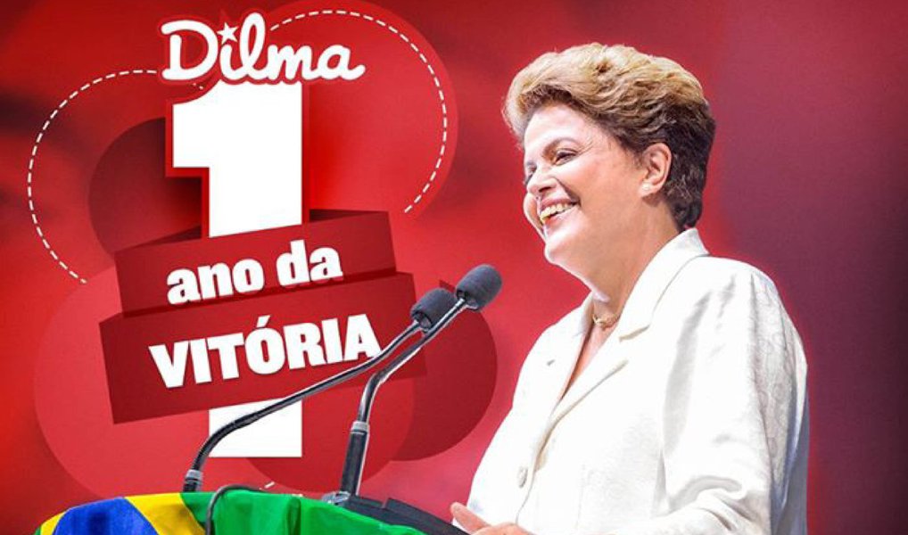 A página oficial da presidente Dilma Rousseff no Facebook comemorou nesta segunda (26) um ano da vitória nas eleições do ano passado; s postagem trazia uma imagem da presidente com a seguinte frase: "Dilma, um ano de vitória"; no texto, uma hashtag alfinetou: #AceitaDilmaVez; "Há exatamente um ano, a presidenta Dilma Rousseff foi reeleita democraticamente com 54.501.118 votos. Tem gente que até hoje não se conforma com isso", diz o texto da publicação; a página de Dilma no Facebook é administrada pelo PT (Foto: Valter Lima) A página oficial da presidente Dilma Rousseff no Facebook comemorou nesta segunda (26) um ano da vitória nas eleições do ano passado; s postagem trazia uma imagem da presidente com a seguinte frase: "Dilma, um ano de vitória"; no texto, uma hashtag alfinetou: #AceitaDilmaVez; "Há exatamente um ano, a presidenta Dilma Rousseff foi reeleita democraticamente com 54.501.118 votos. Tem gente que até hoje não se conforma com isso", diz o texto da publicação; a página de Dilma no Facebook é administrada pelo PT