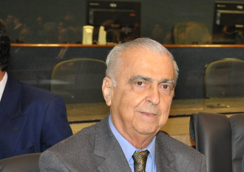Vítima de enfarte, faleceu na manhã de hoje aos 80 anos, em Fortaleza, o jornalista Edilmar Norões, diretor de programação do Sistema Verdes Mares (Foto: Fatima 247) Vítima de enfarte, faleceu na manhã de hoje aos 80 anos, em Fortaleza, o jornalista Edilmar Norões, diretor de programação do Sistema Verdes Mares