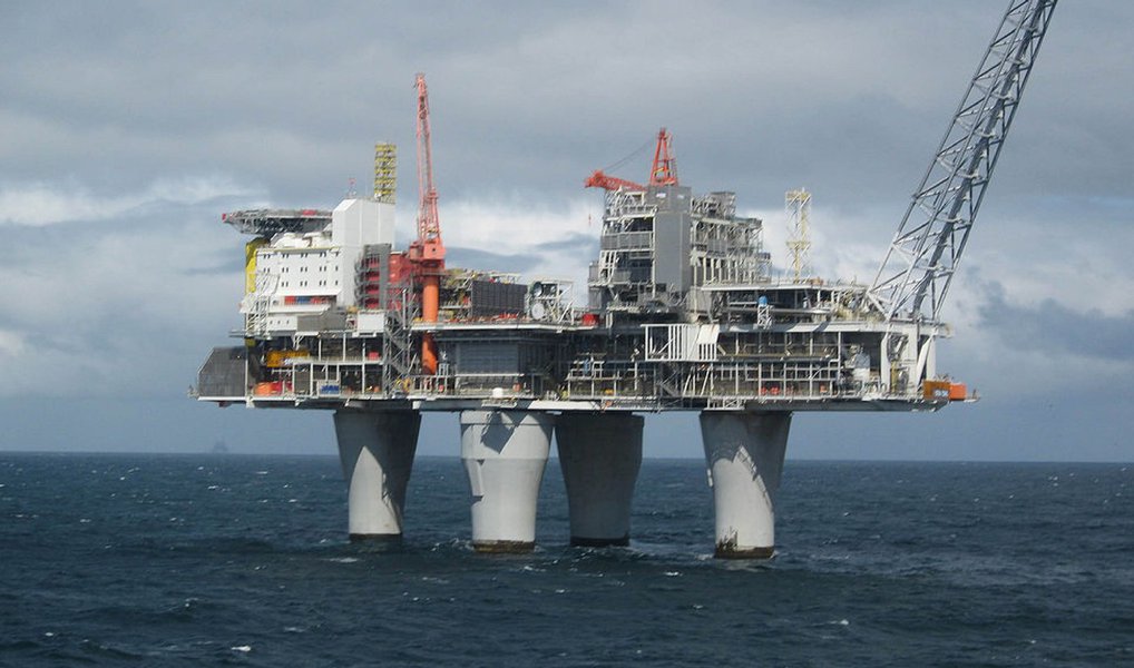 Estatal reafirmou a viabilidade técnica e econômica do pré-sal "mesmo considerando o atual cenário adverso dos preços do petróleo" nesta quinta-feira; preço do barril fechou ontem abaixo de US$ 35, menor nível desde junho de 2004 (Foto: Gisele Federicce) Estatal reafirmou a viabilidade técnica e econômica do pré-sal "mesmo considerando o atual cenário adverso dos preços do petróleo" nesta quinta-feira; preço do barril fechou ontem abaixo de US$ 35, menor nível desde junho de 2004