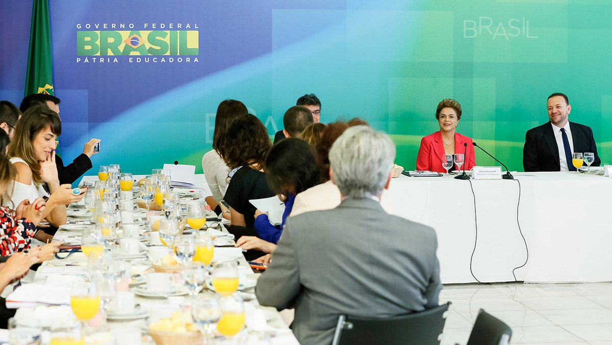 Brasília - DF, 07/01/2016. Presidenta Dilma Rousseff durante café da manhã com jornalistas-setoristas do Palácio do Planalto. Foto: Ichiro Guerra/PR (Foto: Ana Pupulin) Brasília - DF, 07/01/2016. Presidenta Dilma Rousseff durante café da manhã com jornalistas-setoristas do Palácio do Planalto. Foto: Ichiro Guerra/PR