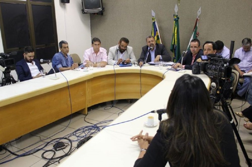 Vereadores querem saber do ex-procurador do Município Marconi Pimenteira por que a legislação foi ignorada, privilegiando grandes empreendimentos que conseguiram autorização para construir de acordo com a legislação anterior ao Plano Diretor atual, em vigor desde 2007; ele atuou na administração do ex-prefeito Iris Rezende; caso do Europark, condomínio de nove torres e mais de mil apartamentos, foi um dos motivadores da CEI; empresa responsável pelo empreendimento deu entrada no processo em 2007, mas só apresentou o projeto arquitetônico em 2010 (Foto: Realle Palazzo-Martini) Vereadores querem saber do ex-procurador do Município Marconi Pimenteira por que a legislação foi ignorada, privilegiando grandes empreendimentos que conseguiram autorização para construir de acordo com a legislação anterior ao Plano Diretor atual, em vigor desde 2007; ele atuou na administração do ex-prefeito Iris Rezende; caso do Europark, condomínio de nove torres e mais de mil apartamentos, foi um dos motivadores da CEI; empresa responsável pelo empreendimento deu entrada no processo em 2007, mas só apresentou o projeto arquitetônico em 2010