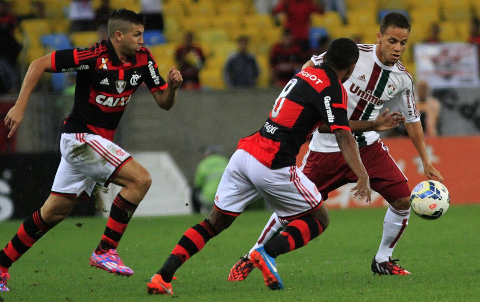 Segundo o presidente do Vasco, Eurico Miranda, caso haja detecção de um time alternativo, o clube em questão receberá o equivalente ao menor valor percentual das cotas; exemplo: se a Portuguesa, vice da Série B, receber 1% das cotas de TV, o Flamengo, em caso hipotético, receberá o mesmo da verba referente ao jogo em que colocar time alternativo (Foto: Luis Mauro Queiroz) Segundo o presidente do Vasco, Eurico Miranda, caso haja detecção de um time alternativo, o clube em questão receberá o equivalente ao menor valor percentual das cotas; exemplo: se a Portuguesa, vice da Série B, receber 1% das cotas de TV, o Flamengo, em caso hipotético, receberá o mesmo da verba referente ao jogo em que colocar time alternativo