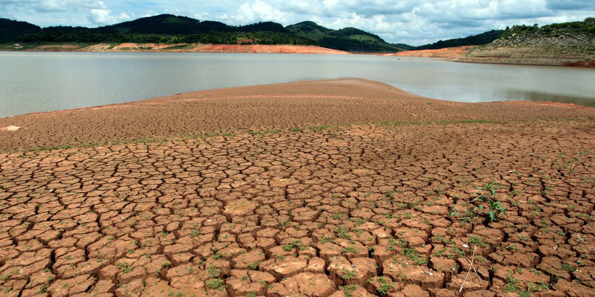 O reajuste na tarifa de água em Minas Gerais no ano 2016 será decidido nesta terça-feira (20) pela Agência Reguladora de Água e Esgoto; esta revisão na taxa visa recalcular o custo que a captação e a distribuição do recurso têm para a distribuidora no estado; em nota, a Copasa afirma que “a revisão tarifaria não necessariamente implica em aumento de tarifa. O que está se pleiteando na Arsae é a revisão da estrutura de cálculo na metodologia da tarifa” (Foto: Luis Mauro Queiroz) O reajuste na tarifa de água em Minas Gerais no ano 2016 será decidido nesta terça-feira (20) pela Agência Reguladora de Água e Esgoto; esta revisão na taxa visa recalcular o custo que a captação e a distribuição do recurso têm para a distribuidora no estado; em nota, a Copasa afirma que “a revisão tarifaria não necessariamente implica em aumento de tarifa. O que está se pleiteando na Arsae é a revisão da estrutura de cálculo na metodologia da tarifa”