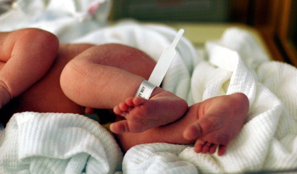 A Secretaria de Estado da Saúde (Sesau) revelou que já foram registrados 139 casos suspeitos de microcefalia no estado, sendo 133 em recém-nascidos e 6 intrauterinos; ocorrências estão concentradas em Maceió (46), Santana do Ipanema (35), Palmeira dos Índios (16), Penedo (9), Arapiraca (12), Delmiro Gouveia (5), União dos Palmares (4), São Miguel dos Campos (3), Murici (1), Maragogi (1) e Coruripe (1); já os 6 casos intrauterinos foram identificados em Girau do Ponciano (1), Canapi (1), Porto Calvo (2) e Arapiraca (2) (Foto: Voney Malta) A Secretaria de Estado da Saúde (Sesau) revelou que já foram registrados 139 casos suspeitos de microcefalia no estado, sendo 133 em recém-nascidos e 6 intrauterinos; ocorrências estão concentradas em Maceió (46), Santana do Ipanema (35), Palmeira dos Índios (16), Penedo (9), Arapiraca (12), Delmiro Gouveia (5), União dos Palmares (4), São Miguel dos Campos (3), Murici (1), Maragogi (1) e Coruripe (1); já os 6 casos intrauterinos foram identificados em Girau do Ponciano (1), Canapi (1), Porto Calvo (2) e Arapiraca (2)