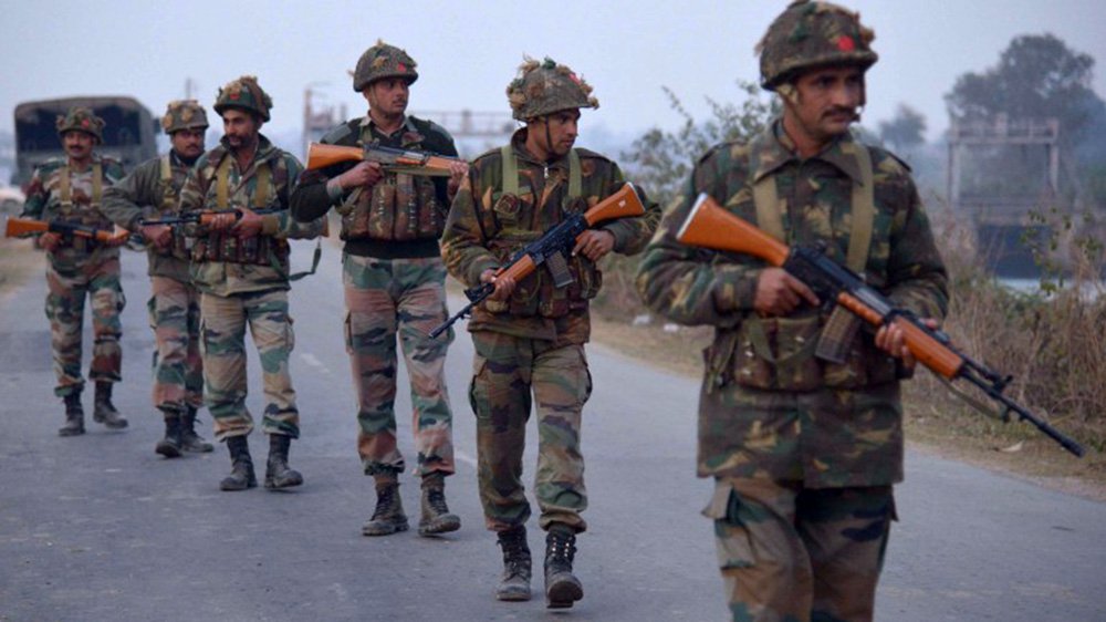 O número de mortos do ataque de sábado contra uma base da Força Aérea da Índia, na província de Punjab, aumentou para 11, depois da morte de um guarda da segurança nacional; o ataque contra a base aérea indiana próximo da fronteira paquistanesa, no Norte do país, provocou 11 mortos, sete militares e os quatro terroristas, presumíveis combatentes islamitas (Foto: Leonardo Lucena) O número de mortos do ataque de sábado contra uma base da Força Aérea da Índia, na província de Punjab, aumentou para 11, depois da morte de um guarda da segurança nacional; o ataque contra a base aérea indiana próximo da fronteira paquistanesa, no Norte do país, provocou 11 mortos, sete militares e os quatro terroristas, presumíveis combatentes islamitas