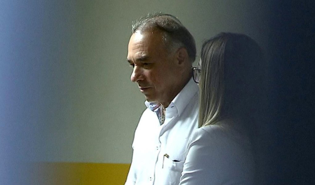 A Polícia Federal, por meio da Operação Patriota, deverá responsabilizar o empresário Wagner Canhedo Filho por sete crimes, entre eles organização criminosa, lavagem de dinheiro e fraude em execução fiscal; o empresário, que está preso, é filho de Wagner Canhedo, ex-dono da companhia aérea Vasp; a família também atua nos ramos de hotelaria e transportes no Distrito Federal; as investigações identificaram um suposto esquema de fraudes para impedir execuções de dívidas tributárias do grupo empresarial; segundo o MPF, a Procuradoria da Fazenda Nacional calcula que os prejuízos ao erário chegam a R$ 875 mi (Foto: Leonardo Lucena) A Polícia Federal, por meio da Operação Patriota, deverá responsabilizar o empresário Wagner Canhedo Filho por sete crimes, entre eles organização criminosa, lavagem de dinheiro e fraude em execução fiscal; o empresário, que está preso, é filho de Wagner Canhedo, ex-dono da companhia aérea Vasp; a família também atua nos ramos de hotelaria e transportes no Distrito Federal; as investigações identificaram um suposto esquema de fraudes para impedir execuções de dívidas tributárias do grupo empresarial; segundo o MPF, a Procuradoria da Fazenda Nacional calcula que os prejuízos ao erário chegam a R$ 875 mi