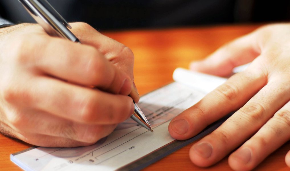 Segundo o Indicador Serasa Experian de Cheques sem Fundos, divulgado nesta quarta-feira, 21, o percentual de cheques devolvidos por insuficiência de fundos ficou em 2,21% em setembro, maior índice para o mês na série histórica iniciada em 1991; no mês anterior, o percentual foi 2,11% e, em setembro do ano passado, 1,84% (Foto: Aquiles Lins) Segundo o Indicador Serasa Experian de Cheques sem Fundos, divulgado nesta quarta-feira, 21, o percentual de cheques devolvidos por insuficiência de fundos ficou em 2,21% em setembro, maior índice para o mês na série histórica iniciada em 1991; no mês anterior, o percentual foi 2,11% e, em setembro do ano passado, 1,84%