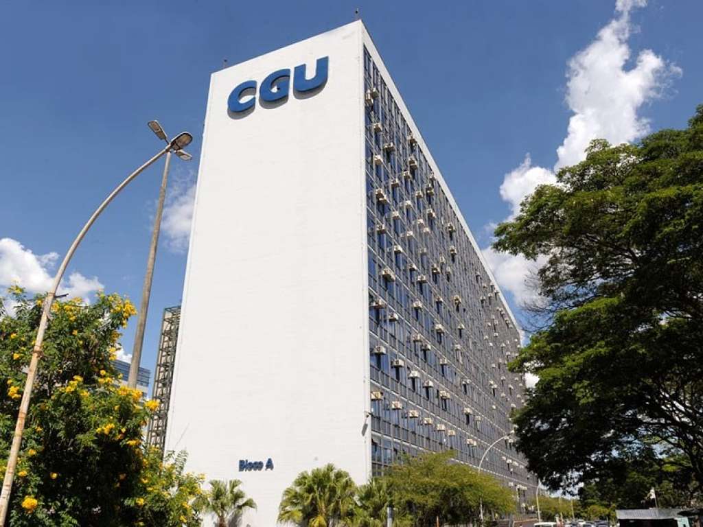 Ao todo, foram registradas 447 demissões de servidores efetivos (número recorde no comparativo dos últimos cinco anos), 53 cassações de aposentadorias e 41 destituições de ocupantes de cargos em comissão; a corrupção foi o principal motivo das expulsões, correspondendo a 61,4% (332 penalidades) do total (Foto: Gisele Federicce) Ao todo, foram registradas 447 demissões de servidores efetivos (número recorde no comparativo dos últimos cinco anos), 53 cassações de aposentadorias e 41 destituições de ocupantes de cargos em comissão; a corrupção foi o principal motivo das expulsões, correspondendo a 61,4% (332 penalidades) do total