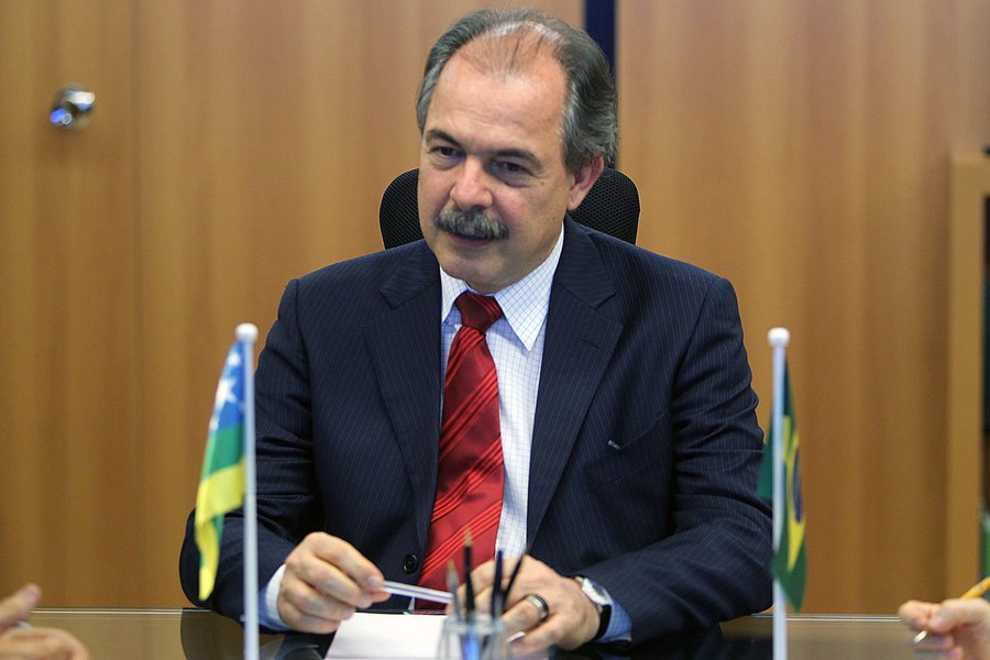 Na agenda do ministro Aloizio Mercadante, durante toda esta quarta-feira (28), estão inaugurações de unidades escolares, assinatura de convênios e a entrega do prêmio Escola Nota Dez, para as unidades escolares que se destacaram no Spaece 2014 (Foto: Fatima 247) Na agenda do ministro Aloizio Mercadante, durante toda esta quarta-feira (28), estão inaugurações de unidades escolares, assinatura de convênios e a entrega do prêmio Escola Nota Dez, para as unidades escolares que se destacaram no Spaece 2014