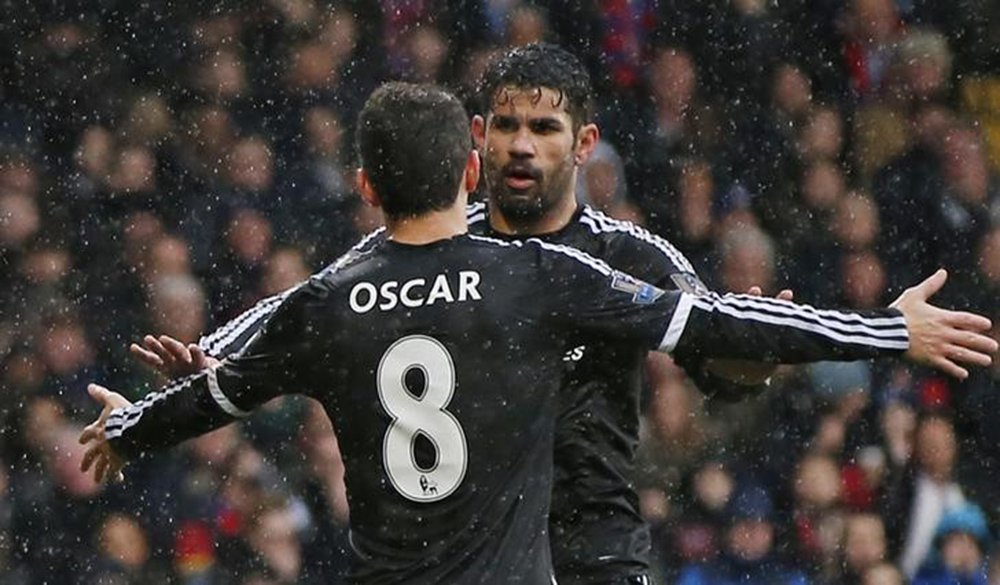 Oscar e Diego Costa comemora gol do Chelsea contra o Crystal Palace. 03/01/2016 Action Images via Reuters / John Sibley Livepic (Foto: Leonardo Lucena) Oscar e Diego Costa comemora gol do Chelsea contra o Crystal Palace. 03/01/2016 Action Images via Reuters / John Sibley Livepic