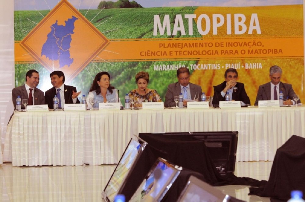 A presidente Dilma Rousseff se reuniu com empresários do Estado numa reunião que durou perto de duas horas e teve a participação dos governadores Marcelo Miranda (TO), Wellington Dias (PI) e de João Felipe de Souza Leão, representando o governador Rui Costa; no encontro, a presidente pediu aos empresários apoio ao ajuste fiscal do governo federal e à criação da CPMF (Foto: Valter Lima) A presidente Dilma Rousseff se reuniu com empresários do Estado numa reunião que durou perto de duas horas e teve a participação dos governadores Marcelo Miranda (TO), Wellington Dias (PI) e de João Felipe de Souza Leão, representando o governador Rui Costa; no encontro, a presidente pediu aos empresários apoio ao ajuste fiscal do governo federal e à criação da CPMF