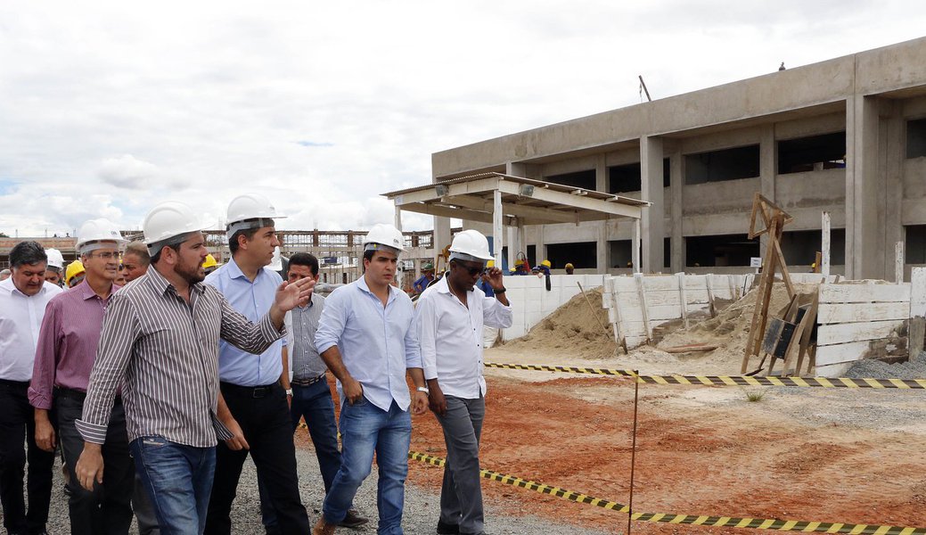 Cinco novas unidades devem ser inauguradas no primeiro semestre de 2016; obras mais avançadas são as de Aparecida de Goiânia; na Região Noroeste de Goiânia; em Mineiros; em Piracanjuba; e em Santo Antônio do Descoberto; rede está vinculada à Secretaria de Desenvolvimento Econômico, Científico e Tecnológico e de Agricultura, Pecuária e Irrigação, comandada pelo vice-governador José Éliton (Foto: Realle Palazzo-Martini) Cinco novas unidades devem ser inauguradas no primeiro semestre de 2016; obras mais avançadas são as de Aparecida de Goiânia; na Região Noroeste de Goiânia; em Mineiros; em Piracanjuba; e em Santo Antônio do Descoberto; rede está vinculada à Secretaria de Desenvolvimento Econômico, Científico e Tecnológico e de Agricultura, Pecuária e Irrigação, comandada pelo vice-governador José Éliton