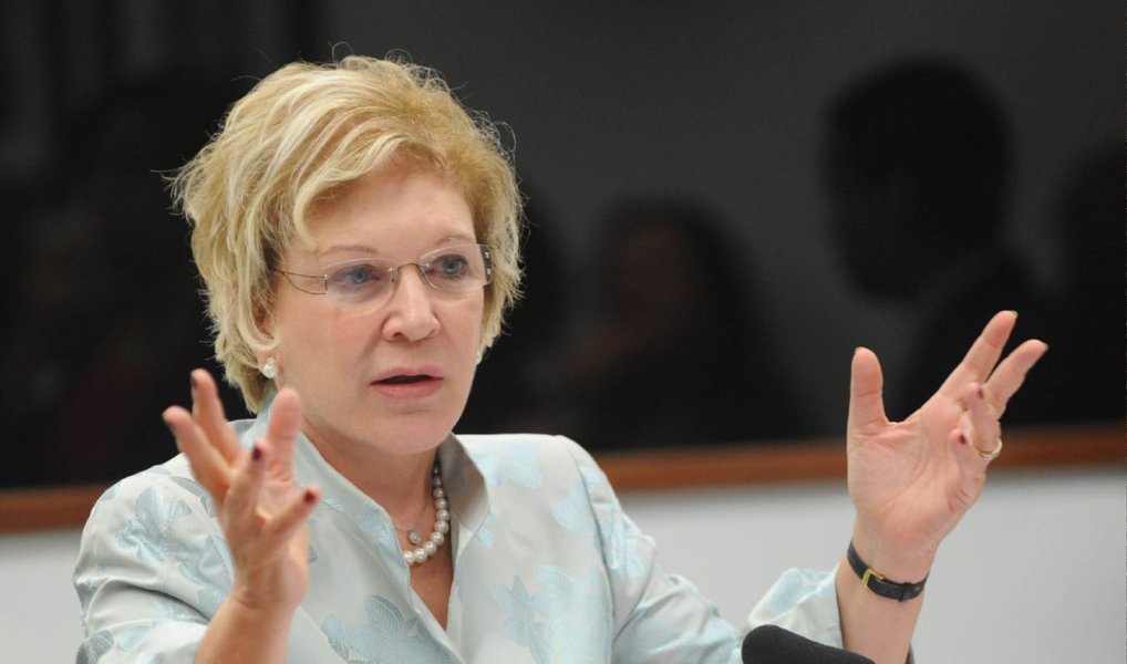 Denúncia do Ministério Público acusava a atual senadora de ter contratado sem licitação, quando era prefeita de São Paulo, a ONG Grupo de Trabalho e Pesquisa em Orientação Sexual (GTPOS) para ações sobre planejamento familiar, métodos contraceptivos e sexualidade nas regiões de Cidade Ademar e Cidade Tiradentes; ela foi absolvida pela 2ª Câmara de Direito Público do Tribunal de Justiça de São Paulo (Foto: Gisele Federicce) Denúncia do Ministério Público acusava a atual senadora de ter contratado sem licitação, quando era prefeita de São Paulo, a ONG Grupo de Trabalho e Pesquisa em Orientação Sexual (GTPOS) para ações sobre planejamento familiar, métodos contraceptivos e sexualidade nas regiões de Cidade Ademar e Cidade Tiradentes; ela foi absolvida pela 2ª Câmara de Direito Público do Tribunal de Justiça de São Paulo