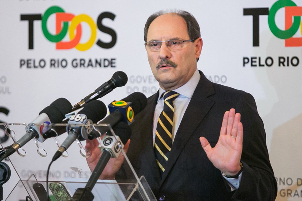 06/08/2015 - PORTO ALEGRE, RS, BRASIL - Entrevista coletiva do governador José Ivo Sartori, no Palácio Piratini. Foto: Guilherme Santos/Sul21 (Foto: Leonardo Lucena) 06/08/2015 - PORTO ALEGRE, RS, BRASIL - Entrevista coletiva do governador José Ivo Sartori, no Palácio Piratini. Foto: Guilherme Santos/Sul21