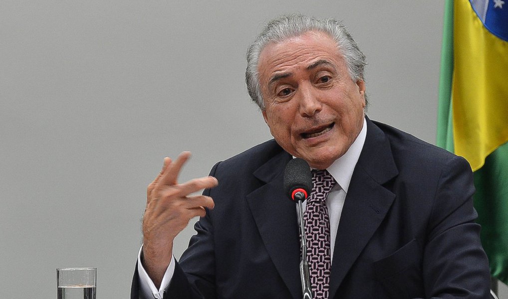 O presidente da República em exercício, Michel Temer, disse nesta segunda (19) que os ministros da Fazenda, Joaquim Levy, e da Casa Civil, Jaques Wagner, manifestaram “preocupações” com a possibilidade de haver atraso nas votações de interesse do governo; Temer afirmou que “todos farão o possível para votar mais rapidamente essas matérias”; Todos “estão empenhados” nesse esforço, destacou (Foto: Valter Lima) O presidente da República em exercício, Michel Temer, disse nesta segunda (19) que os ministros da Fazenda, Joaquim Levy, e da Casa Civil, Jaques Wagner, manifestaram “preocupações” com a possibilidade de haver atraso nas votações de interesse do governo; Temer afirmou que “todos farão o possível para votar mais rapidamente essas matérias”; Todos “estão empenhados” nesse esforço, destacou