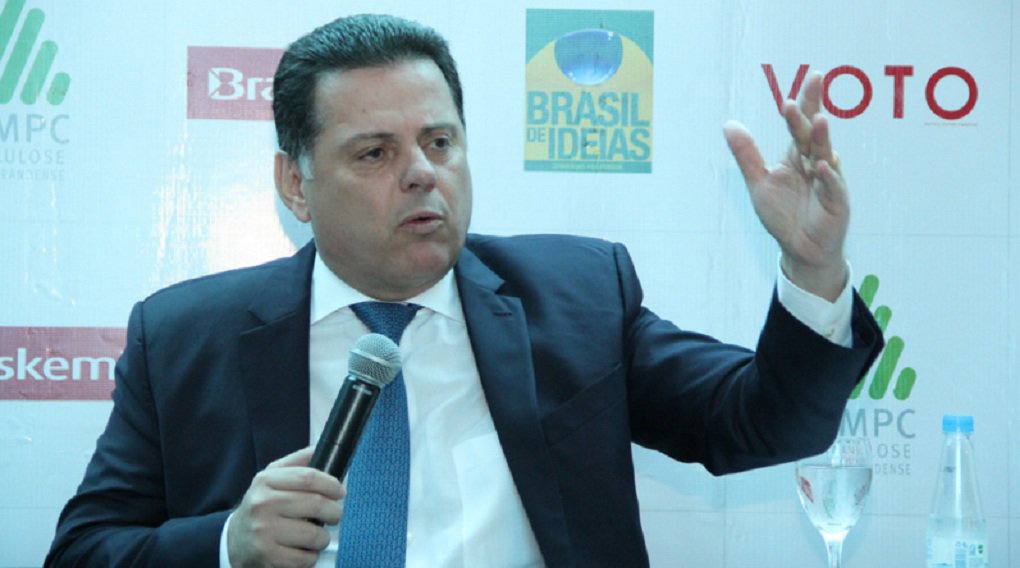 Em seu quarto mandato como governador de Goiás, Marconi Perillo (PSDB) pretende dar um salto nacional em 2018 e seu nome é apontado como um dos postulantes ao Palácio do Planalto; goiano é o vice preferido de Aécio Neves e esta posição tem feito com que receba convites de filiação; PSD, PP e PR já sondaram o governador para que ele deixe o tucanato e assuma posição de destaque nessas legendas; em setembro, durante evento em Goiânia, senador pepista Ciro Nogueira chegou a dizer que queria Marconi como candidato a presidente pelo partido (Foto: José Barbacena) Em seu quarto mandato como governador de Goiás, Marconi Perillo (PSDB) pretende dar um salto nacional em 2018 e seu nome é apontado como um dos postulantes ao Palácio do Planalto; goiano é o vice preferido de Aécio Neves e esta posição tem feito com que receba convites de filiação; PSD, PP e PR já sondaram o governador para que ele deixe o tucanato e assuma posição de destaque nessas legendas; em setembro, durante evento em Goiânia, senador pepista Ciro Nogueira chegou a dizer que queria Marconi como candidato a presidente pelo partido