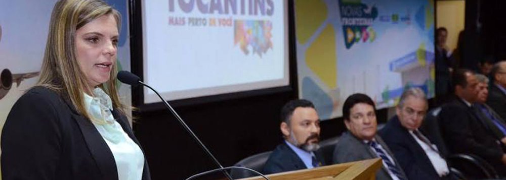 Um dia depois dao TSE manter o ex-deputado Marcelo Lelis inelegível até 2020, o diretório metropolitano do PV anunciou a decisão de lançar a vice-governadora Cláudia Lelis como pré-candidata à Prefeitura de Palmas, durante reunião na noite dessa quarta-feira, 16; "Entendemos que o nome que reúne todas as condições para ocupar esse espaço é o da vice-governadora, que vem se destacando politicamente pelo grande trabalho realizado junto ao governo do Estado. Ela trabalha em prol de Palmas há anos, tenho certeza que o PV acertou mais uma vez em fazer essa convocação", avaliou presidente municipal da sigla, Deocleciano Gomes (Foto: Aquiles Lins) www.brasil247.com - Um dia depois dao TSE manter o ex-deputado Marcelo Lelis inelegível até 2020, o diretório metropolitano do PV anunciou a decisão de lançar a vice-governadora Cláudia Lelis como pré-candidata à Prefeitura de Palmas, durante reunião na noite dessa quarta-feira, 16; "Entendemos que o nome que reúne todas as condições para ocupar esse espaço é o da vice-governadora, que vem se destacando politicamente pelo grande trabalho realizado junto ao governo do Estado. Ela trabalha em prol de Palmas há anos, tenho certeza que o PV acertou mais uma vez em fazer essa convocação", avaliou presidente municipal da sigla, Deocleciano Gomes