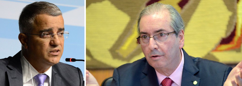 "Uma ação de Cunha a favor do impeachment depois do que foi revelado a respeito dele tende a ter zero de credibilidade. Há dois ou três meses, Cunha tinha capital político para um movimento desse tipo. Hoje, não tem mais", afirma o jornalista; para Kennedy Alencar, "será um erro a oposição continuar aliada ao presidente da Câmara para tentar derrubar Dilma", algo que pode até fortalecer a presidente (Foto: Gisele Federicce) www.brasil247.com - "Uma ação de Cunha a favor do impeachment depois do que foi revelado a respeito dele tende a ter zero de credibilidade. Há dois ou três meses, Cunha tinha capital político para um movimento desse tipo. Hoje, não tem mais", afirma o jornalista; para Kennedy Alencar, "será um erro a oposição continuar aliada ao presidente da Câmara para tentar derrubar Dilma", algo que pode até fortalecer a presidente