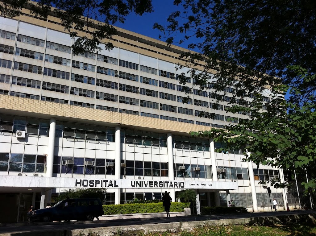 Hospitais universitários federais do Rio de Janeiro que não assinaram contratos de gestão com a Empresa Brasileira de Serviços Hospitalares (Ebserh) estão sendo prejudicados na disputa por recursos do governo federal, afirmaram diretores das instituições; eles questionam os critérios do repasse de R$ 1,1 bilhão para as unidades do país este ano, anunciado pelo Ministério da Saúde (Foto: Leonardo Lucena) Hospitais universitários federais do Rio de Janeiro que não assinaram contratos de gestão com a Empresa Brasileira de Serviços Hospitalares (Ebserh) estão sendo prejudicados na disputa por recursos do governo federal, afirmaram diretores das instituições; eles questionam os critérios do repasse de R$ 1,1 bilhão para as unidades do país este ano, anunciado pelo Ministério da Saúde