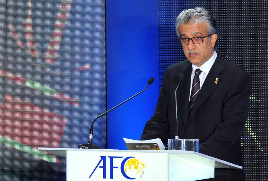 Al-Khalifa enviou a documentação de candidatura à sede da Fifa em Zurique antes do fim do prazo, que termina nesta segunda-feira à meia-noite; Ele é o sexto candidato na disputa pelo comando da Fifa; A eleição está prevista para 26 de fevereiro (Foto: Luis Mauro Queiroz) Al-Khalifa enviou a documentação de candidatura à sede da Fifa em Zurique antes do fim do prazo, que termina nesta segunda-feira à meia-noite; Ele é o sexto candidato na disputa pelo comando da Fifa; A eleição está prevista para 26 de fevereiro