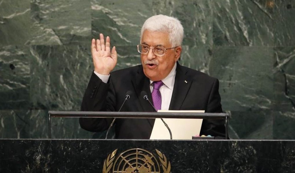 Em discurso da ONU, o presidente palestino, Mahmoud Abbas, acusou Israel nesta quarta-feira de sabotar os esforços dos Estados Unidos para mediar a paz e afirmou que a Autoridade Palestina não se considera mais na obrigação de respeitar os acordos assinados com Israel em meados da década de 1990 (Foto: Gisele Federicce) Em discurso da ONU, o presidente palestino, Mahmoud Abbas, acusou Israel nesta quarta-feira de sabotar os esforços dos Estados Unidos para mediar a paz e afirmou que a Autoridade Palestina não se considera mais na obrigação de respeitar os acordos assinados com Israel em meados da década de 1990