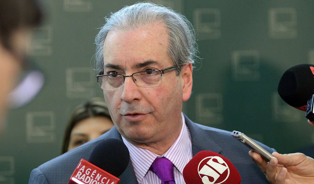 Presidente da Câmara dos Deputados, Eduardo Cunha (PMDB-RJ), disse acreditar que o Congresso Nacional manterá o veto da presidente Dilma Rousseff ao reajuste de até 78,6% para o Poder Judiciário; sessão do Congresso que discutiria o assunto foi adiada na madrugada desta quarta-feira (23) sem que os parlamentares chegasem a uma definição sobre o tema (Foto: Paulo Emílio) Presidente da Câmara dos Deputados, Eduardo Cunha (PMDB-RJ), disse acreditar que o Congresso Nacional manterá o veto da presidente Dilma Rousseff ao reajuste de até 78,6% para o Poder Judiciário; sessão do Congresso que discutiria o assunto foi adiada na madrugada desta quarta-feira (23) sem que os parlamentares chegasem a uma definição sobre o tema