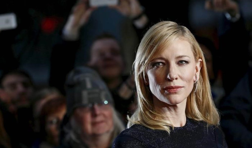 Quando a atriz Cate Blanchett foi pesquisar sobre uma infame reportagem da CBS News sobre o serviço militar do ex-presidente George W. Bush que provocou a demissão da jornalista Mary Mapes, ela saiu com mais perguntas do que respostas; “É emblemático o problema que os leitores enfrentam ao tentar chegar a qualquer coisa que se assemelhe à verdade”, disse a atriz ganhadora do Oscar, que interpreta Mapes no filme “Truth”, à Reuters (Foto: Leonardo Attuch) Quando a atriz Cate Blanchett foi pesquisar sobre uma infame reportagem da CBS News sobre o serviço militar do ex-presidente George W. Bush que provocou a demissão da jornalista Mary Mapes, ela saiu com mais perguntas do que respostas; “É emblemático o problema que os leitores enfrentam ao tentar chegar a qualquer coisa que se assemelhe à verdade”, disse a atriz ganhadora do Oscar, que interpreta Mapes no filme “Truth”, à Reuters