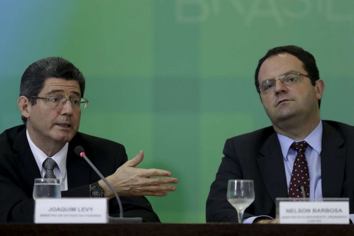 O governo federal vai criar uma cláusula especial na nova meta para as contas públicas que deve enviar ao Congresso na próxima semana; o mecanismo vai permitir que até R$ 42 bilhões referentes ao pagamento de dívidas com bancos públicos, as chamadas pedaladas fiscais, sejam incluídos apenas depois de negociações com o TCU; ou seja, o deficit primário, previsto na nova meta, entre R$ 50 bilhões e R$ 57 bilhões será referente apenas à frustração da arrecadação esperada (Foto: Valter Lima) O governo federal vai criar uma cláusula especial na nova meta para as contas públicas que deve enviar ao Congresso na próxima semana; o mecanismo vai permitir que até R$ 42 bilhões referentes ao pagamento de dívidas com bancos públicos, as chamadas pedaladas fiscais, sejam incluídos apenas depois de negociações com o TCU; ou seja, o deficit primário, previsto na nova meta, entre R$ 50 bilhões e R$ 57 bilhões será referente apenas à frustração da arrecadação esperada