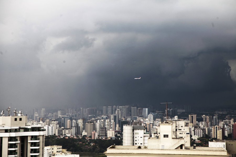 As chuvas também têm alcançado o sistema Cantareira, que abastece cerca de 5,3 milhões de pessoas na grande São Paulo. O sistema completou 12 dias de alta, embora o nível de captação de água continue no volume morto (Foto: Leonardo Attuch) As chuvas também têm alcançado o sistema Cantareira, que abastece cerca de 5,3 milhões de pessoas na grande São Paulo. O sistema completou 12 dias de alta, embora o nível de captação de água continue no volume morto