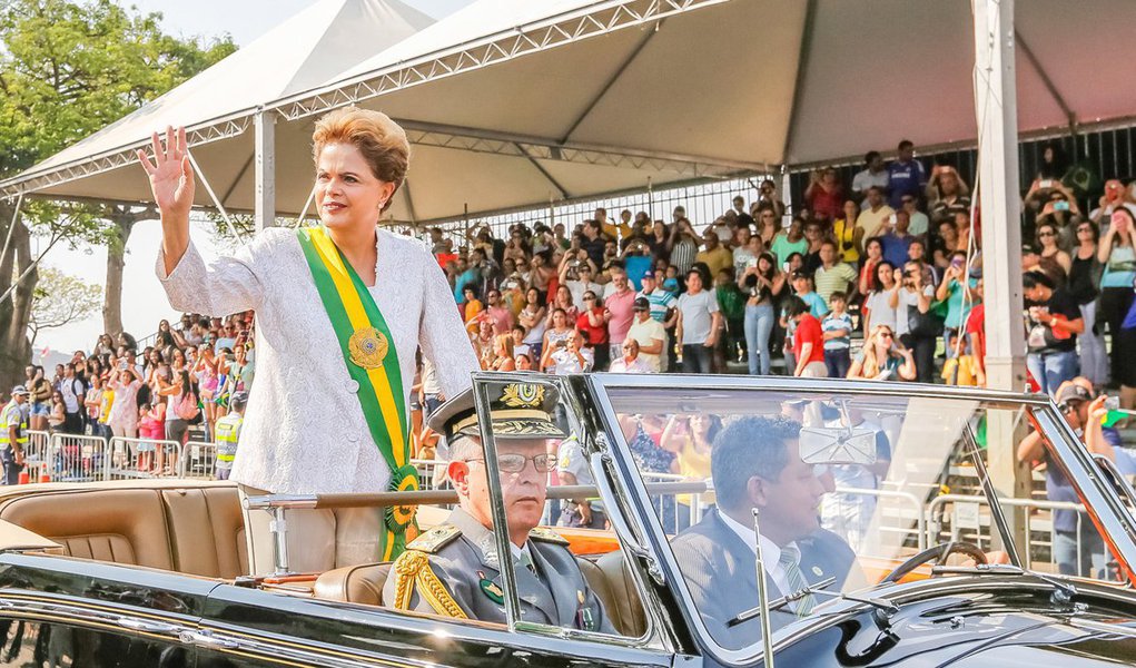 Um governo que sucederia Dilma, pelo seu impedimento, iria radicalizar o ajuste e aumentar a concentração do sacrifício nos 'de baixo' (Foto: Tarso Genro) www.brasil247.com - Um governo que sucederia Dilma, pelo seu impedimento, iria radicalizar o ajuste e aumentar a concentração do sacrifício nos 'de baixo'