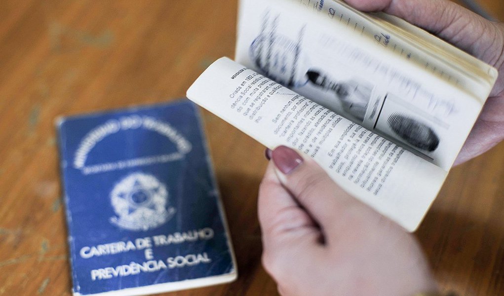 A taxa de desemprego na Região Metropolitana de Minas Gerais aumentou para 6,7% em agosto deste ano; o percentual é superior aos de julho deste ano (6%) e de agosto de 2014 (4,2%); também é a maior taxa para agosto desde 2009, quando a desocupação ficou em 7,5%; os dados foram divulgados pelo IBGE (Foto: Leonardo Lucena) A taxa de desemprego na Região Metropolitana de Minas Gerais aumentou para 6,7% em agosto deste ano; o percentual é superior aos de julho deste ano (6%) e de agosto de 2014 (4,2%); também é a maior taxa para agosto desde 2009, quando a desocupação ficou em 7,5%; os dados foram divulgados pelo IBGE