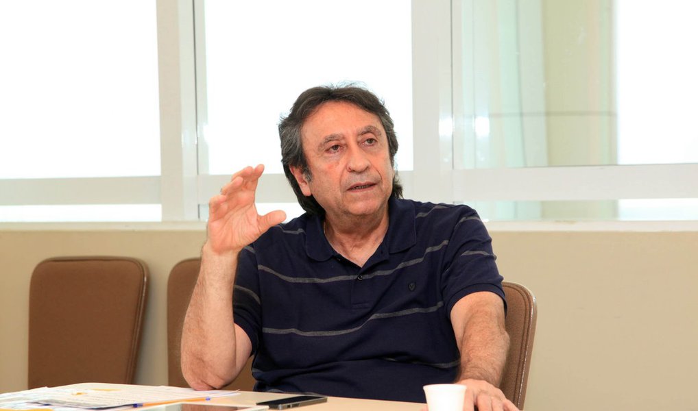 O Tribunal Regional Federal manteve o bloqueio de bens de todos os 13 acusados de irregularidades nos procedimentos licitatórios realizados pela Secretária de Saúde na gestão de Ricardo Murad para a contratação de empresas que elaborariam projetos e executariam obras de 64 unidades de saúde; o ex-secretário adjunto de Saneamento da Secretária de Saúde na gestão de Ricardo Murad, Jorge Luiz Pereira Mendes, recorreu da decisão, mas teve o pedido negado (Foto: Leonardo Lucena) O Tribunal Regional Federal manteve o bloqueio de bens de todos os 13 acusados de irregularidades nos procedimentos licitatórios realizados pela Secretária de Saúde na gestão de Ricardo Murad para a contratação de empresas que elaborariam projetos e executariam obras de 64 unidades de saúde; o ex-secretário adjunto de Saneamento da Secretária de Saúde na gestão de Ricardo Murad, Jorge Luiz Pereira Mendes, recorreu da decisão, mas teve o pedido negado