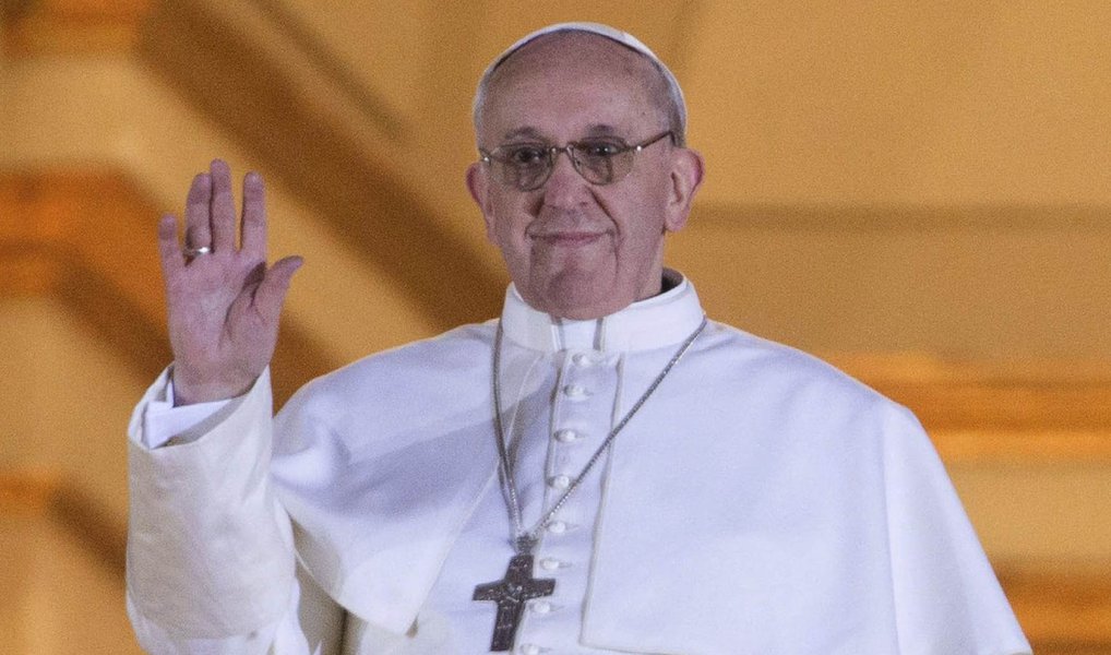 Papa Francisco pediu ao presidente Barack Obama que os Estados Unidos ajudem a enfrentar a mudança climática, além de pedir que os norte-americanos construamm uma sociedade verdadeiramente tolerante e inclusiva; "Também parece claro para mim que a mudança climática é um problema que não pode mais ser deixado para uma geração futura. No que diz respeito ao cuidado com nosso lar em comum, estamos vivendo um momento crítico da história", disse Francisco; Obama disse compartilhar as preocupações do papa com o meio ambiente; "Santo Padre, você nos lembra que temos a obrigação sagrada de proteger nosso planeta, a dádiva magnífica de Deus para nós", destacou (Foto: Paulo Emílio) Papa Francisco pediu ao presidente Barack Obama que os Estados Unidos ajudem a enfrentar a mudança climática, além de pedir que os norte-americanos construamm uma sociedade verdadeiramente tolerante e inclusiva; "Também parece claro para mim que a mudança climática é um problema que não pode mais ser deixado para uma geração futura. No que diz respeito ao cuidado com nosso lar em comum, estamos vivendo um momento crítico da história", disse Francisco; Obama disse compartilhar as preocupações do papa com o meio ambiente; "Santo Padre, você nos lembra que temos a obrigação sagrada de proteger nosso planeta, a dádiva magnífica de Deus para nós", destacou