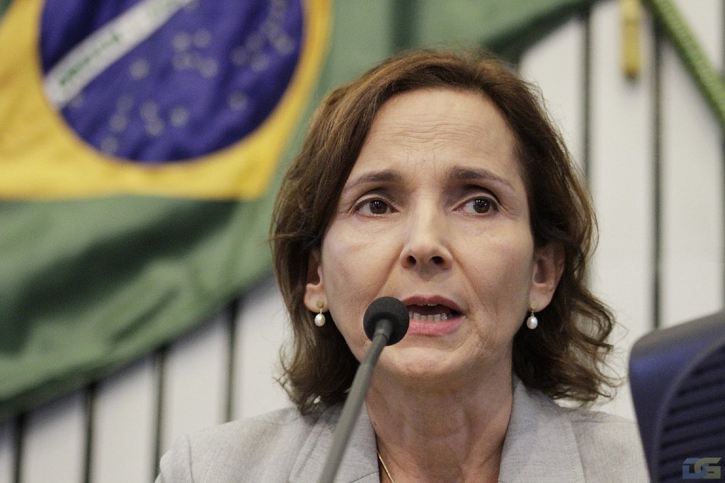 O Ceará realiza a partir desta quarta-feira (9) a 4ª Conferência Estadual de Políticas para as mulheres, com o tema "Mais Direitos, Participação e Poder para as Mulheres". O evento contará com a presença de mais de 600 mulheres eleitas nas conferências municipais, além da vice-governadora Izolda Cela e de Maria da Penha, um dos principais nomes da luta dos direitos femininos no Brasil (Foto: Rodrigo Rocha) O Ceará realiza a partir desta quarta-feira (9) a 4ª Conferência Estadual de Políticas para as mulheres, com o tema "Mais Direitos, Participação e Poder para as Mulheres". O evento contará com a presença de mais de 600 mulheres eleitas nas conferências municipais, além da vice-governadora Izolda Cela e de Maria da Penha, um dos principais nomes da luta dos direitos femininos no Brasil