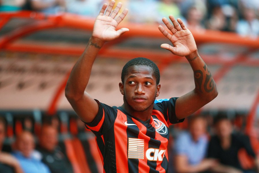 A suspensão vale apenas para competições sul-americanas, então o volante pode seguir atuando normalmente na Ucrânia, a menos que a Fifa também decida puni-lo; A princípio, o atleta de 22 anos fica de fora da Copa América Centenário, edição comemorativa do torneio a ser realizada em junho de 2016, nos Estados Unidos (Foto: Luis Mauro Queiroz) A suspensão vale apenas para competições sul-americanas, então o volante pode seguir atuando normalmente na Ucrânia, a menos que a Fifa também decida puni-lo; A princípio, o atleta de 22 anos fica de fora da Copa América Centenário, edição comemorativa do torneio a ser realizada em junho de 2016, nos Estados Unidos