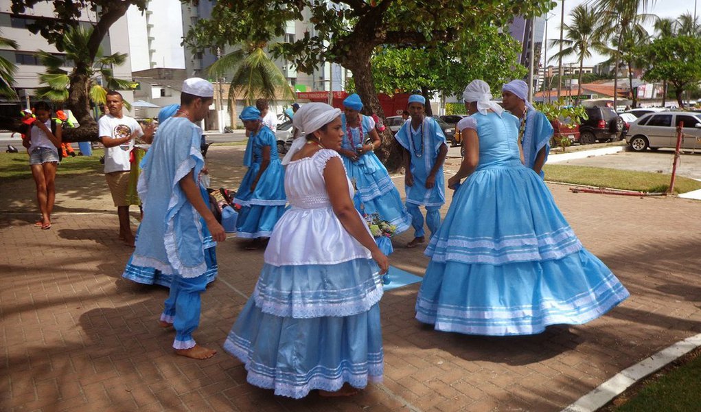 Representantes das religiões de Matriz Africana e os evangélicos disputam o espaço na orla de Maceió, no dia 8 de dezembro; os primeiros querem homenagear Yemanjá e alegam que estão amparados pela lei, enquanto os evangélicos pretendem fazer um evento no local; questão poderá ser decidida pelo Ministério Público (Foto: Voney Malta) Representantes das religiões de Matriz Africana e os evangélicos disputam o espaço na orla de Maceió, no dia 8 de dezembro; os primeiros querem homenagear Yemanjá e alegam que estão amparados pela lei, enquanto os evangélicos pretendem fazer um evento no local; questão poderá ser decidida pelo Ministério Público